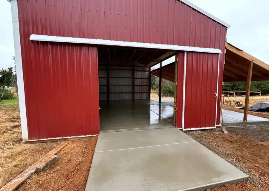Wide commercial concrete floor with a smooth finish
