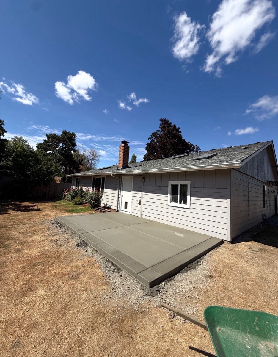 Concrete patio Oregon backyard